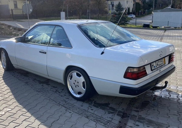 Mercedes-Benz W124 (1984-1993) cena 23500 przebieg: 260000, rok produkcji 1988 z Starachowice małe 106